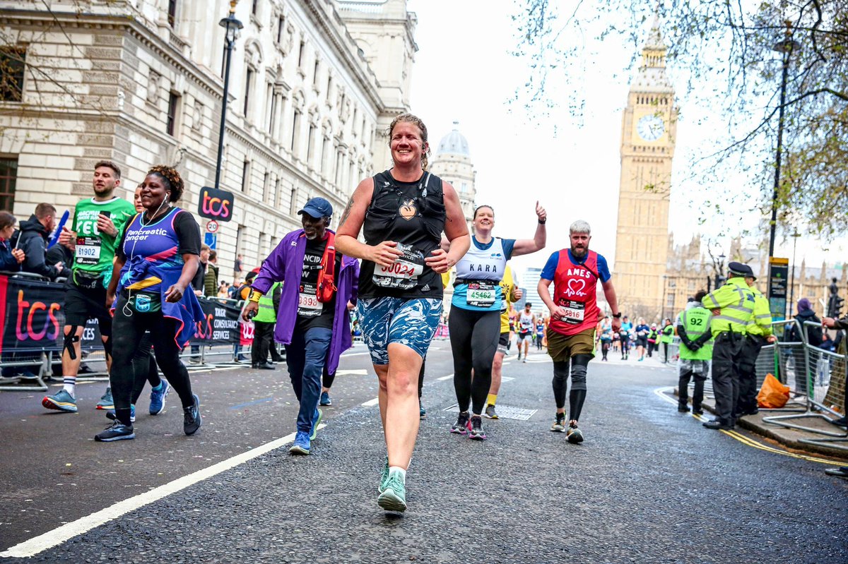 dionnew's tweet image. Ah the official @LondonMarathon race pics are EPIC🤦‍♀️🤣🤣🤣 #WeRunTogether