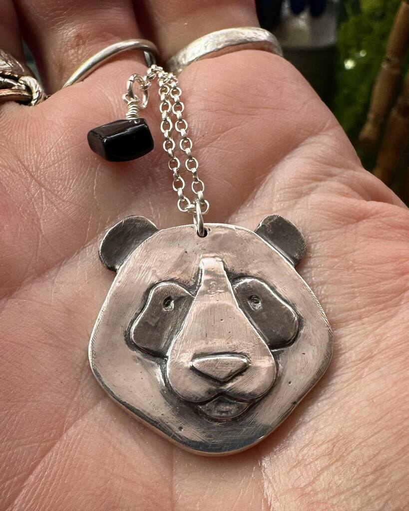 Who doesn’t love a panda? Newly in stock a bold panda pendant. Newly made and not listed yet so do dm me for details 😍. . . . #dmtoorder #pandalovers #ecojewelry #ecofriendlyproducts #ecosliver #artclaysilver #metalclay #oberonjewellery #pendantneck… instagr.am/p/CreIJoRrO5M/