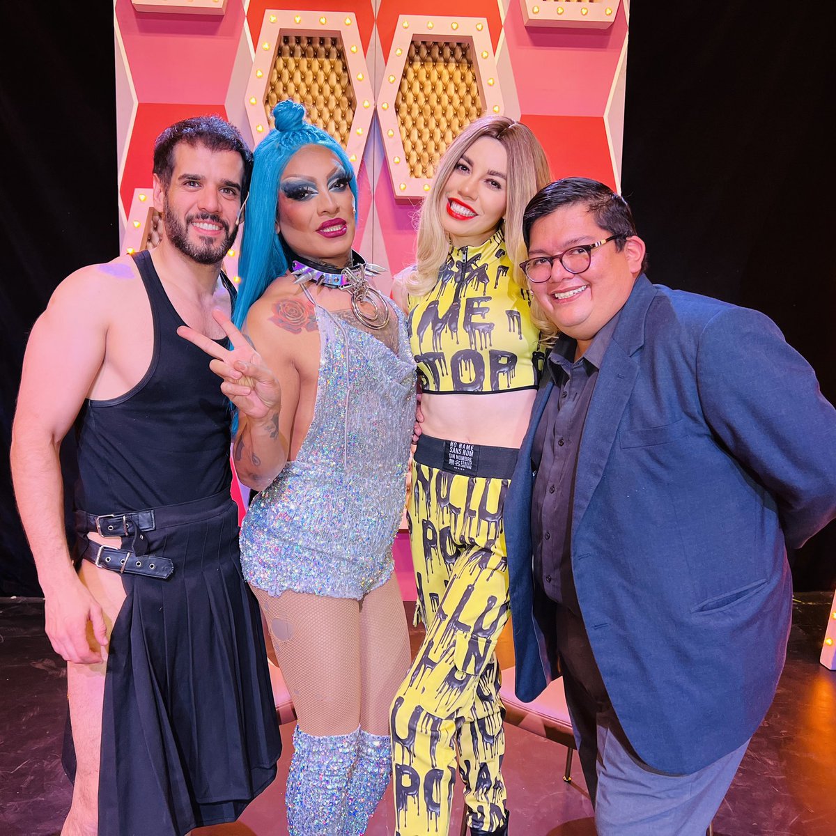 Ya puedes ver #ElShow de ayer. 

Se soltaron grandes cosas y el chisme no paró. 🫢❤️‍🔥

🔗youtube.com/live/CbheESGAo…