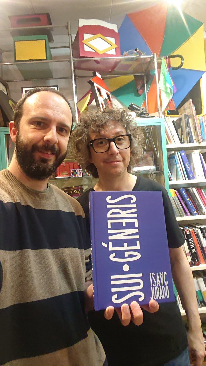 ivanlarson's tweet photo. Vas a comprar un libro y...
@Isaakjurado https://t.co/HL2Yz4z3eI