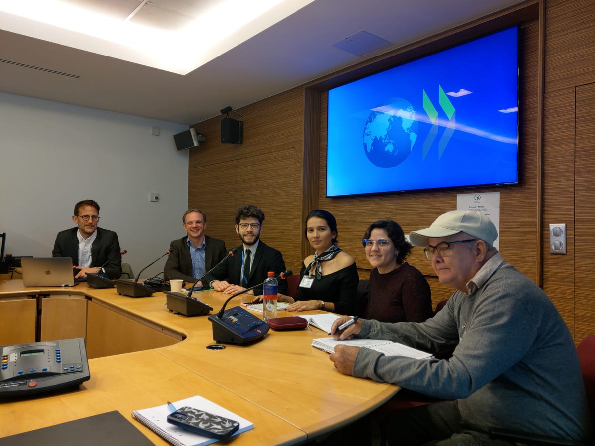 🚨|#PaxInforma #PaxCesar

En Paris 🇨🇵, Representantes de la Asamblea Campesina del Cesar por la Restitución de Tierras y Buen Vivir intervienen en el Foro 'Desvinculación responsable de los combustibles fósiles como parte de la transición justa: el caso del carbón colombiano'