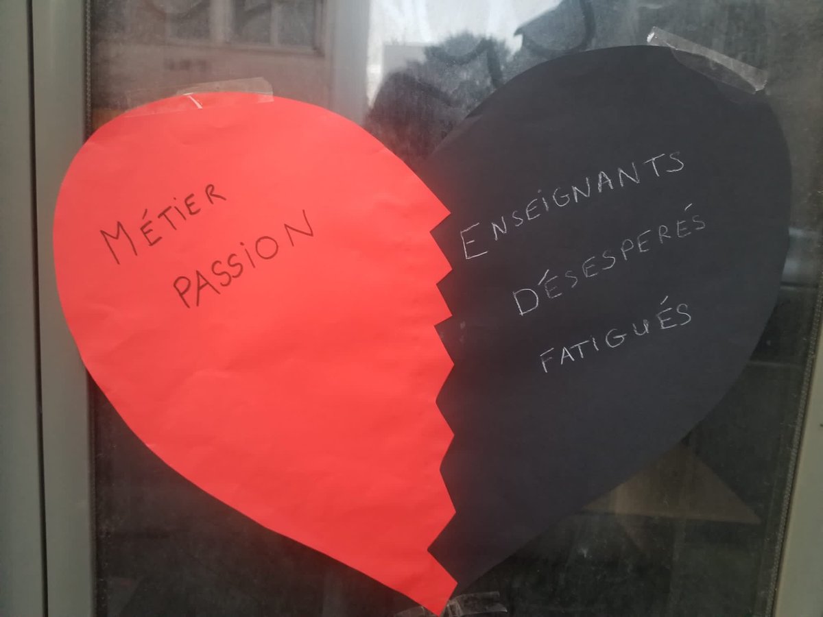 <a href="/stylos_les/">Les Stylos Rouges</a> dans notre <a href="/AcCreteil/">Académie de Créteil</a>: on en a plein des enseignants en souffrance auxquels on refuse les démissions «pour raison de service» car la pénurie d’enseignants est telle
<a href="/GabrielAttal/">Gabriel Attal</a> <a href="/StanGuerini/">Stanislas Guerini</a>: à quand la réelle revalorisation… pas des miettes&amp; du mépris #coeursbrisés