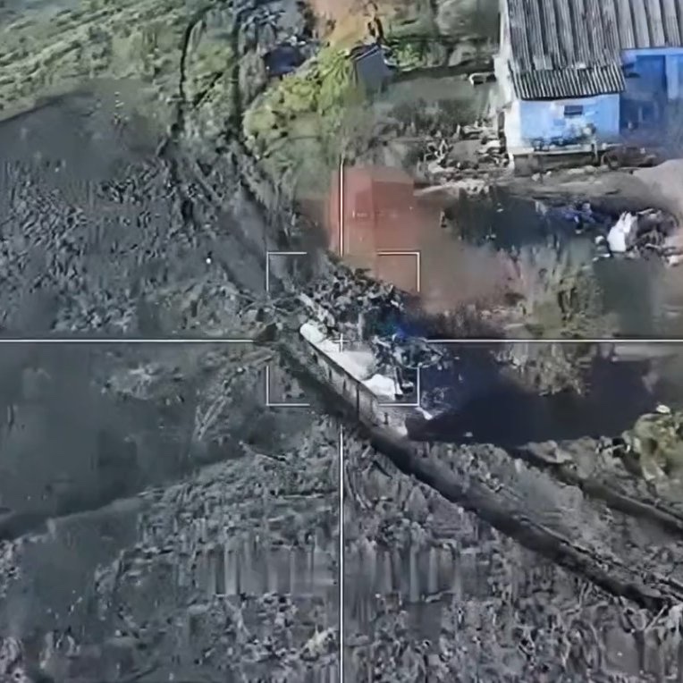 LogKa11's tweet photo. Russian forces have started using a new tactic to destroy Ukrainian SAMs. 

Shahed/Geran drones fly towards Ukrainian SAMs and act as bait. This reveals the location of the SAM, which are then destroyed by Lancet kamikaze drones - Ukraine press director Alexei Dmitrashkovsky. https://t.co/CjvJ5GYieF