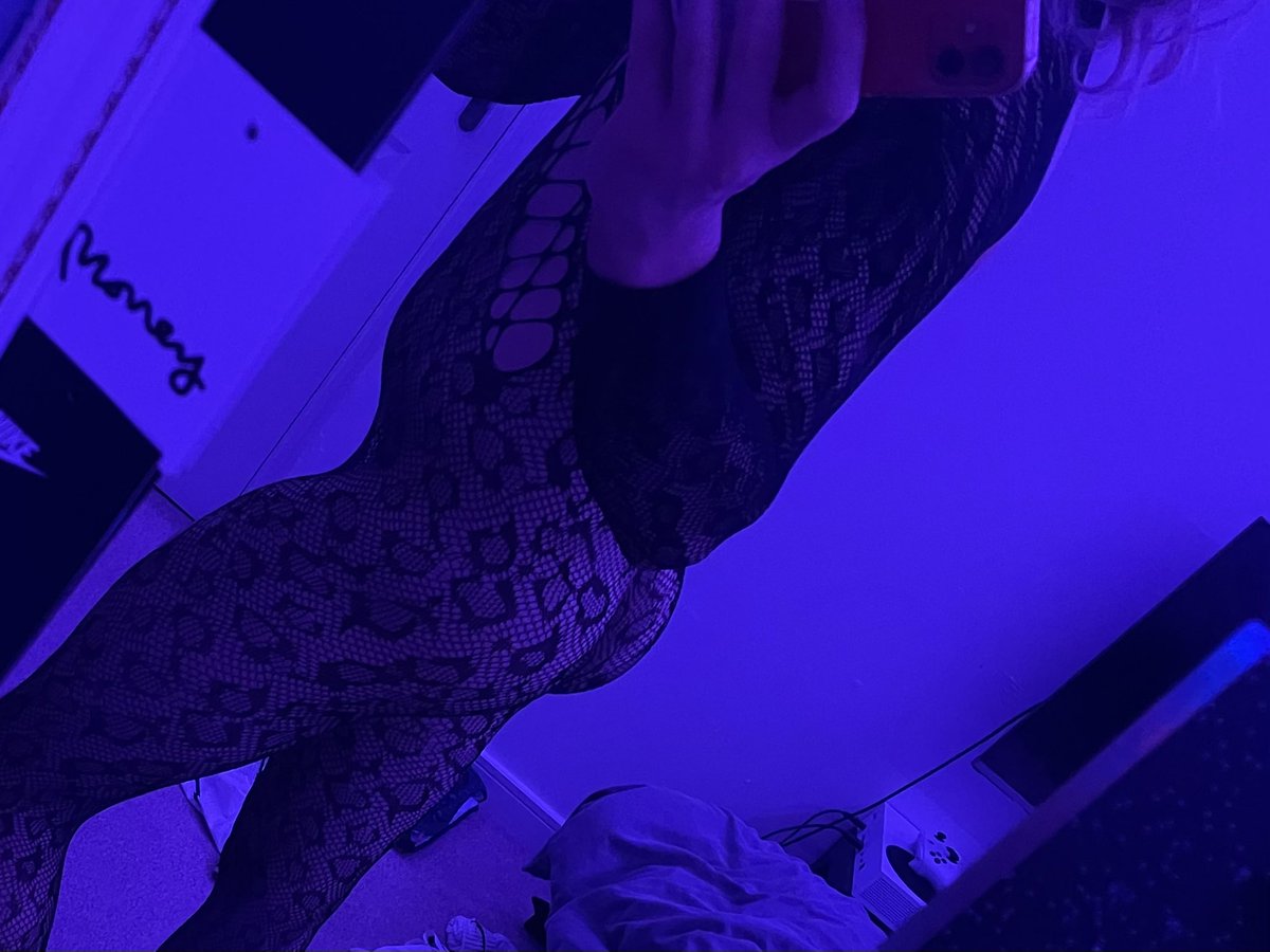 Kristiestar34's tweet photo. Who’s ready for some content tonight ! 😉 https://t.co/cq9BVJwTtp