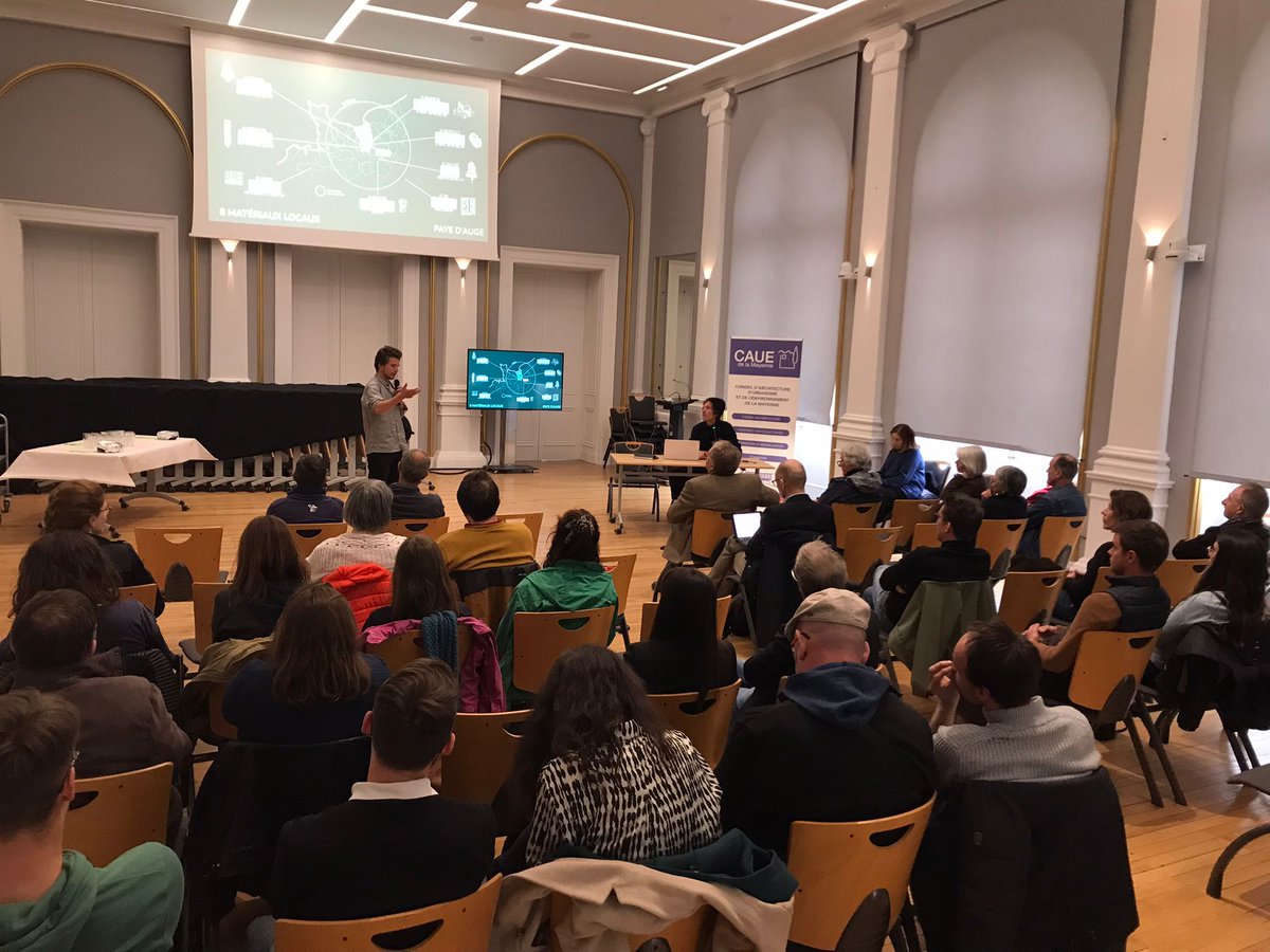 Une première pour le CAUE de la Mayenne à la mairie de #laval avec une conférence sur "le tour des matériaux d'une maison écologique". Des initiatives vertueuses, participatives qui préservent les ressources. Une autre façon de co-construire.  Rdv le 8 juin sur l'habitat senior.