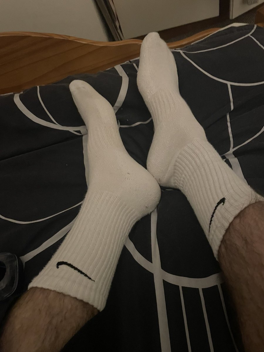 scallykyle1's tweet photo. Who would buy my used dirty socks 💦 https://t.co/jR8M3lMqtb https://t.co/P7U3V6J8LO
