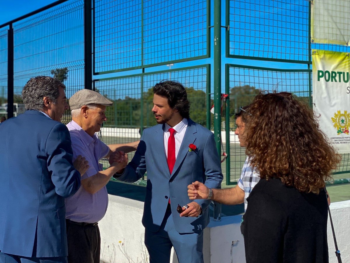 _joaopedro_L's tweet photo. Comemorações do 25 de abril na Freguesia de Quinta Do Anjo 🌹

É um privilégio enquanto Presidente de Assembleia de Freguesia, celebrar a liberdade com a nossa população.

#25deAbril #Liberdade https://t.co/0z7EVJCHqe