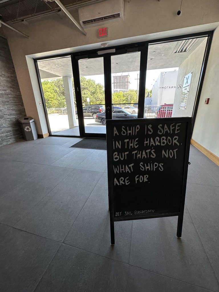 Nicolascole77's tweet photo. Saw this sign at the gym today. 

Very applicable to writing, wouldn’t you say? 

🚢🚢🚢 https://t.co/CfZYWxK2jI