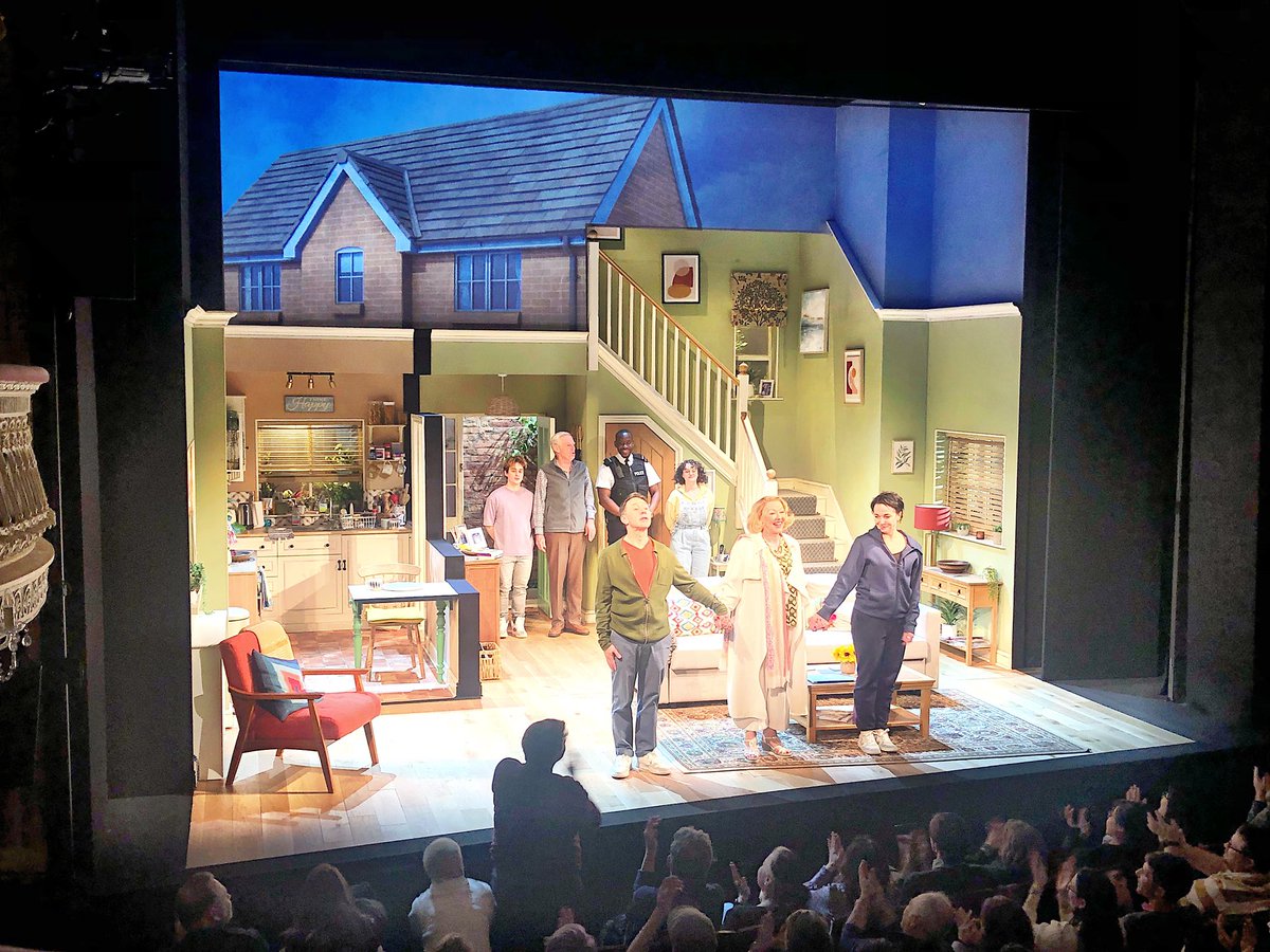 fabiseragusa's tweet image. E teve teatro na #PiccadillyCircus: “THE UNFRIEND”. ❤️🎭 Criterion Theatre