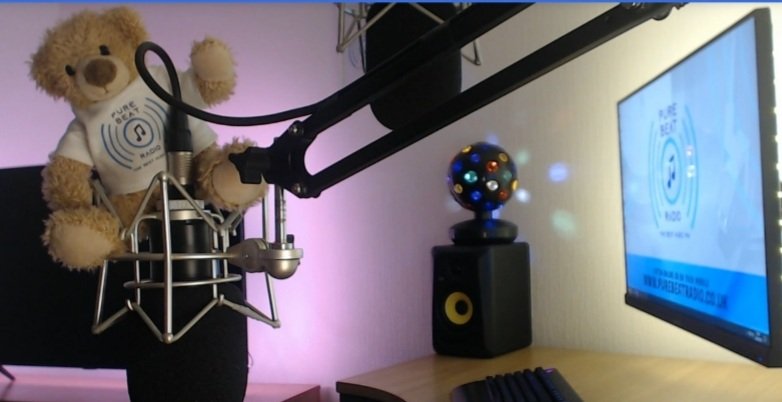 PureBeatRadio's tweet photo. Have you watched our live studio webcam on #Twitch yet?
Remember to say "Hi" in the chat box!!🤗
https://t.co/BtOYoOmf1Z
#Webcam #RadioStudio #RadioStation #TwitchStreamers #Switchstream #LiveWebcam #Logitech #Cam #Live #Onair #YouTubers https://t.co/NB0N3DBh7i