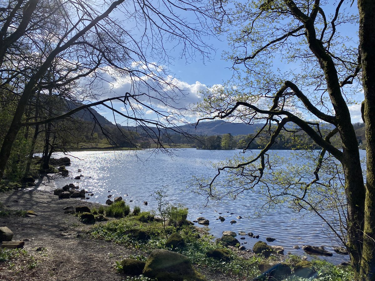 PhysioMorag's tweet photo. Elterwater ➡️ Grasmere ➡️ Rydal ➡️ Elterwater

Such a glorious day in the mountains today - one of those days that makes you fall in love with the Lakes all over again 🫶

#holidays #LakeDistrict #QMD https://t.co/4Ub2wpx2tU