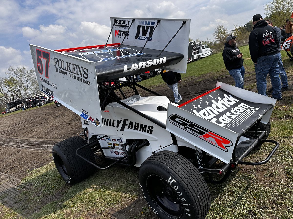 HighLimitRacing's tweet photo. Within the last week, @KyleLarsonRacin has raced a Stock Car, Modified &amp; Late Model — now he’s back in the Sprint Car.

KL’s only previous trip to @34Raceway resulted in a 2020 @ASCoC win with @Paul_Silva57.

🎲 𝟮𝗻𝗱 in HLR Points (-4)
📺 𝟲𝗽𝗺 CT on https://t.co/7835I72Bst https://t.co/NFHVDHz3uO