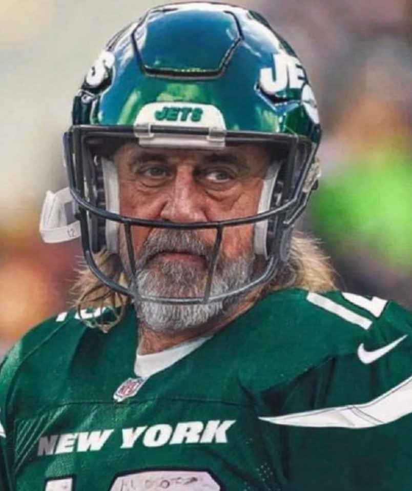 dochawk74's tweet photo. 2024. Aaron Rodgers signs 4 year, $1.6B with the Jets.  Jets leaders are excited about the prospect of making the playoffs in the coming years. https://t.co/19VHliGVBF