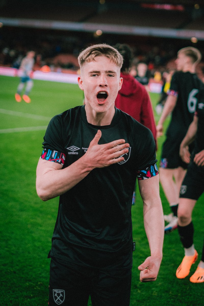 WestHam's tweet photo. COME ON YOU IRONS! ⚒️ https://t.co/3MXQcmnCqH