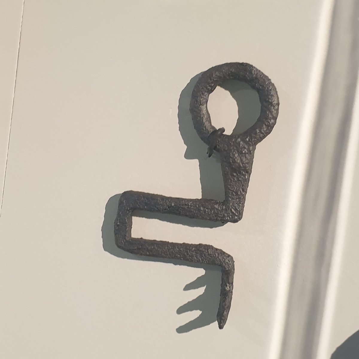 romandieantique's tweet photo. #Avenches /#Aventicum (exposition Avenches la gauloise)
Les Celtes disposaient déjà de verrou et clé variées.
1. Ressort de verrou ou cadenas. Fer
2.-3. Clés à dents. Fer
4. Clé lève-loquet. Fer https://t.co/0VCDEbLazG