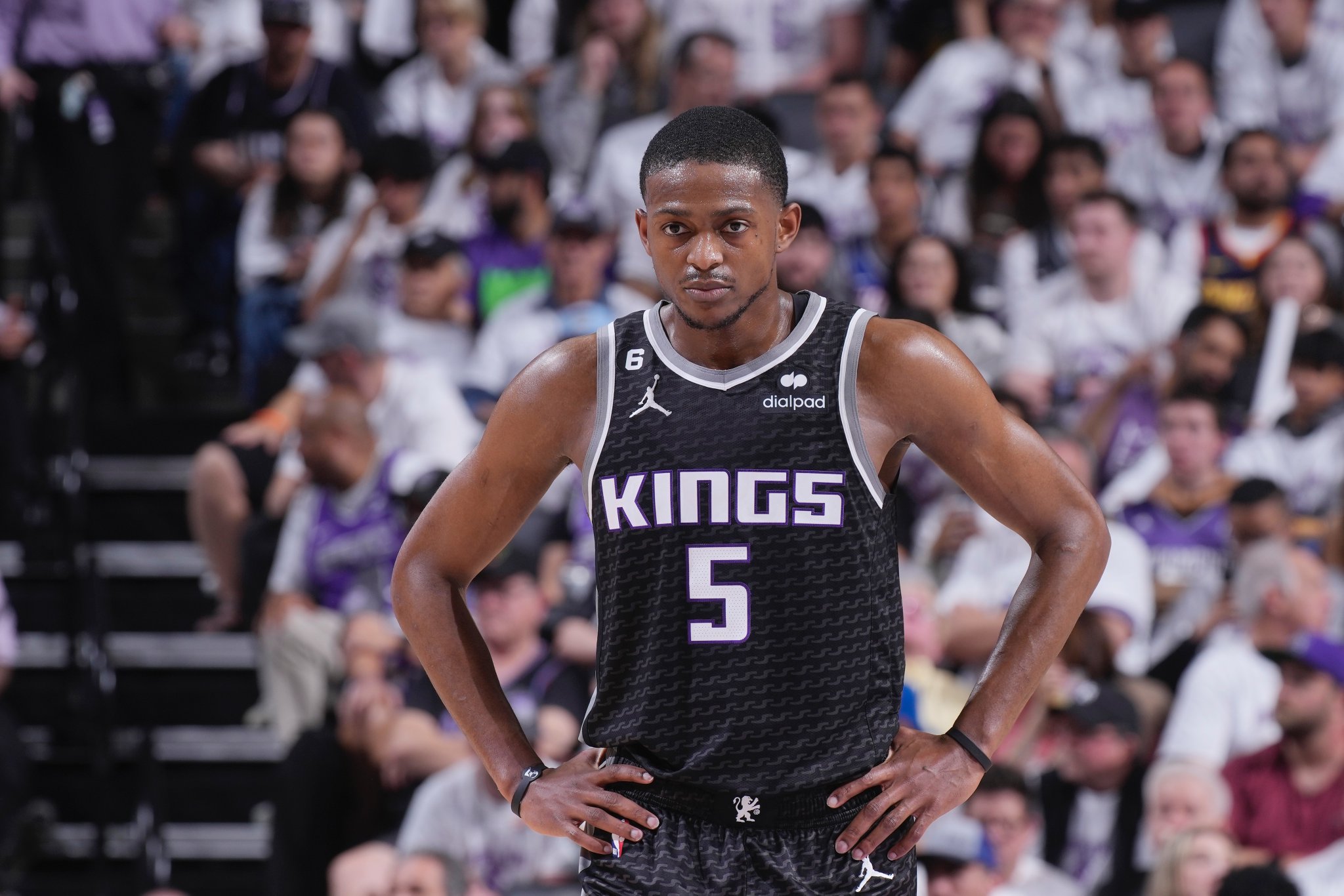 Bleacher Report on Twitter: "De'Aaron Fox (fractured left index finger ...