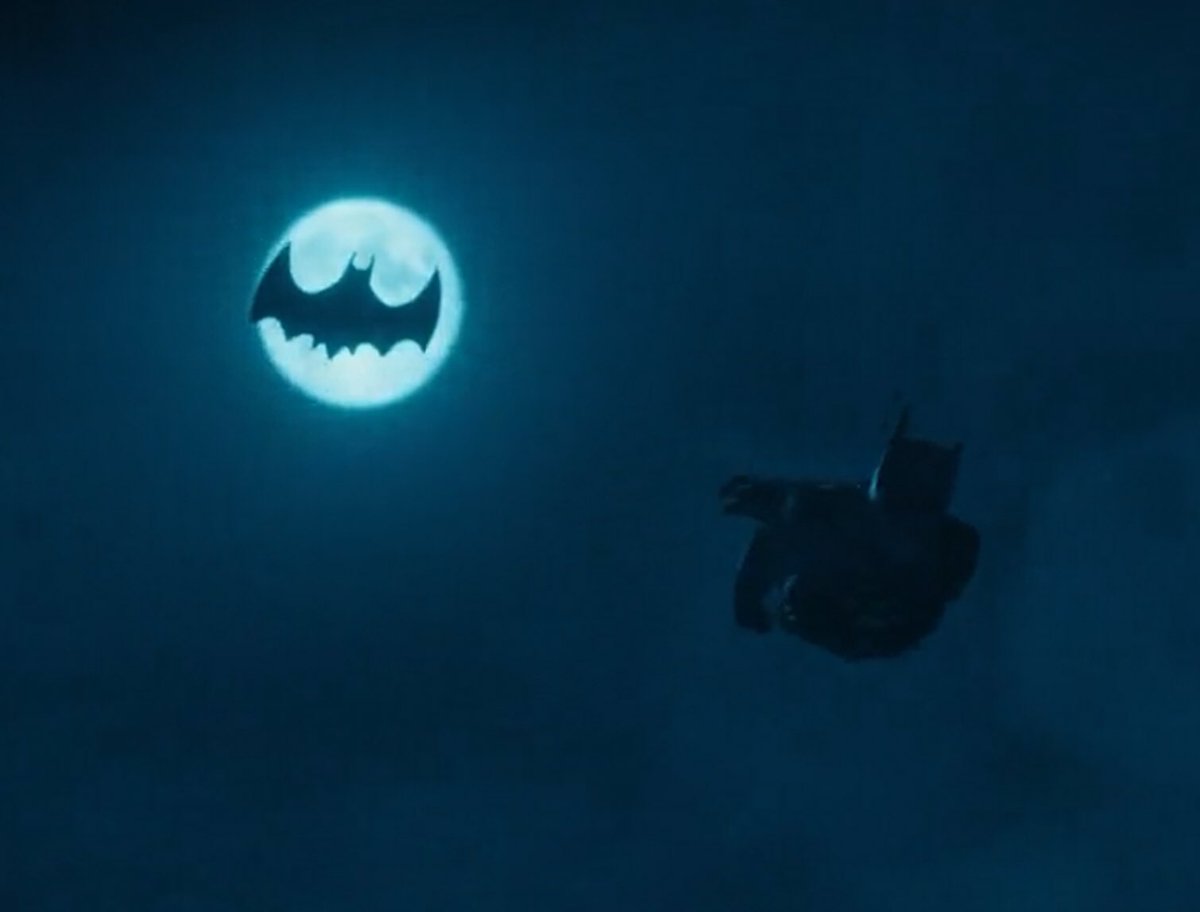 hildesucre's tweet photo. Yo no sé ustedes, pero yo grité cuando vi esta vaina. #flashmovie #Batman #flashtrailer https://t.co/lSVIoL3IgW