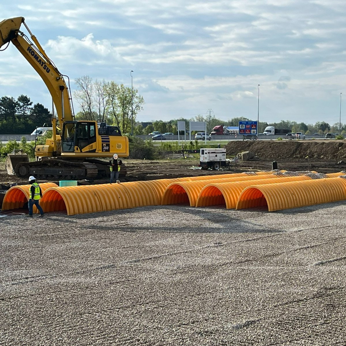 ADS__Inc's tweet photo. Progress is being made at our new Engineering and Technology Center in Hilliard, OH with some of our very own stormwater management systems. We can't wait to see this new building come to life!
Read more: https://t.co/2KxlmF5bgG
#StormTech #Nyloplast #HPStorm #OurReasonisWater https://t.co/YVMXrA9QL4