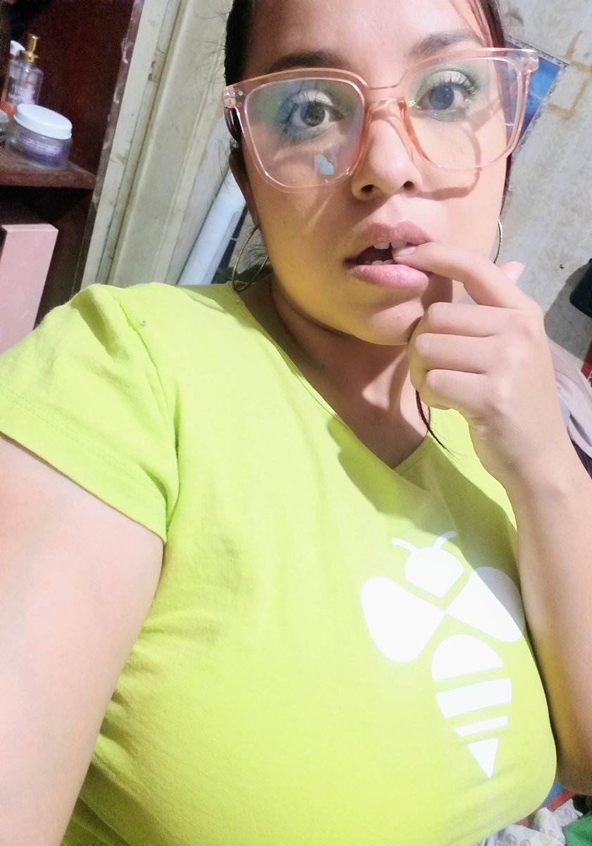 Queen28631312's tweet photo. Que tal con lentes chicos 😘
Sigueme en mi 💙 👇👇👇
https://t.co/HMRjiERzk3
#onlyfans #onlyfanslatinas #onlyfanspromo #OnlyFansgratis #onlyfanslatino #onlyfansmexicana #onlyfansmx #chicasguapas #chicastetonas #ChicasLindas #TetonaNatural #chicasconlentes https://t.co/44cpsGXqkd