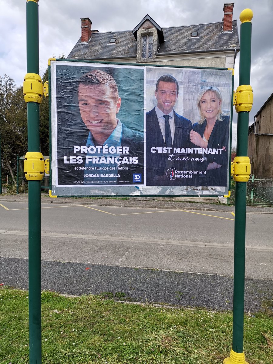 CricriLanglois's tweet photo. Après midi militante sur les routes du #sancerrois 🇫🇷🙂
L'alternance c'est maintenant et avec Nous
#RN
#RN18 https://t.co/C4pdEH0Rox