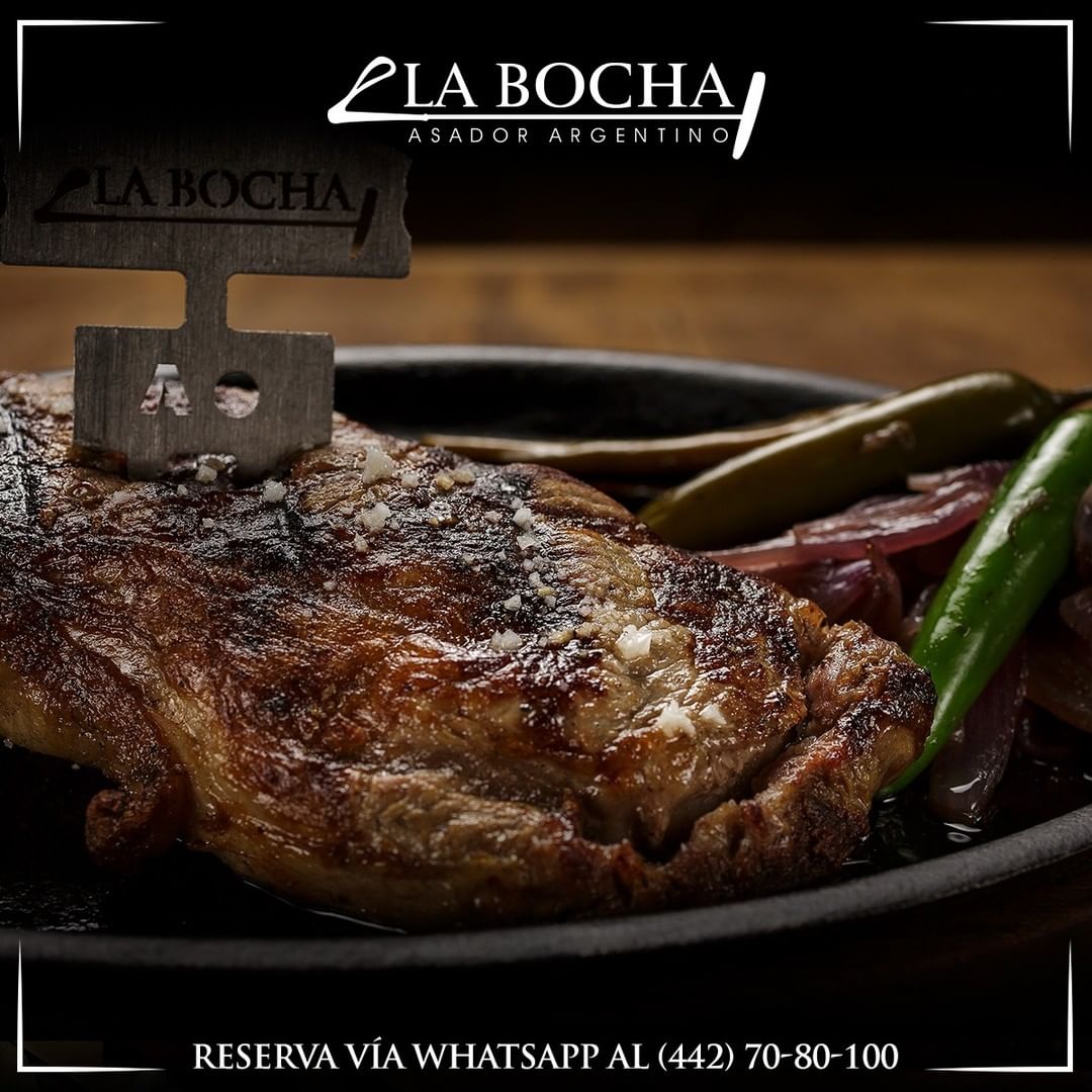 LaBochaQro's tweet photo. Todos los días la magia ocurre en nuestra parrilla. ✨
Haz tu reservación por mensaje al WhatsApp 📱 (442) 70-80-100 y disfruta con nosotros.
#LaBocha #BochaTime #restaurantesqueretaro #qro #asadorargentino #cortesprime #cortes #algrill #chill https://t.co/S9Ds1U3aQG