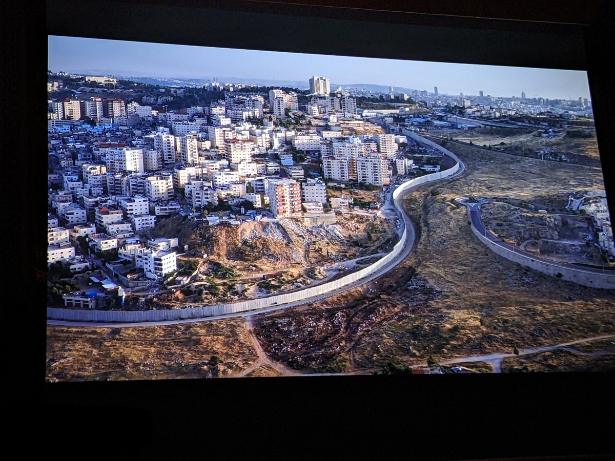 🎥 Présentation du documentaire d'<a href="/amnestyfrance/">amnestyfrance</a> sur la #CyberSurveillance (Real. <a href="/ArnO_Constant/">Arnaud Constant</a> &amp; <a href="/Nico__Tho/">Nicolas Thomas</a>). 

Il devient + qu'urgent de réagir aux attaques orchestrées contre des militants, journalistes &amp; citoyens...
Poke <a href="/KatiaMRoux/">Katia Roux</a> <a href="/JustinePayoux/">Justine Payoux</a>