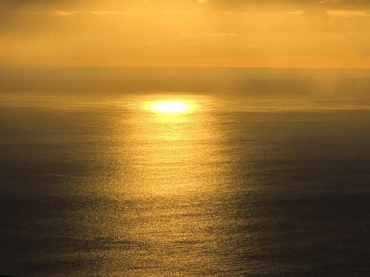 nutkinsc's tweet image. Tonight, the #StHelena clouds, rain, sea and sunset collided… #southatlantic #sunset #ukot