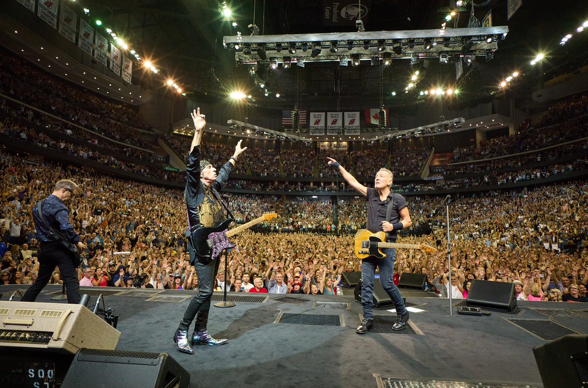 Transparent Clinch Gallery tweet media