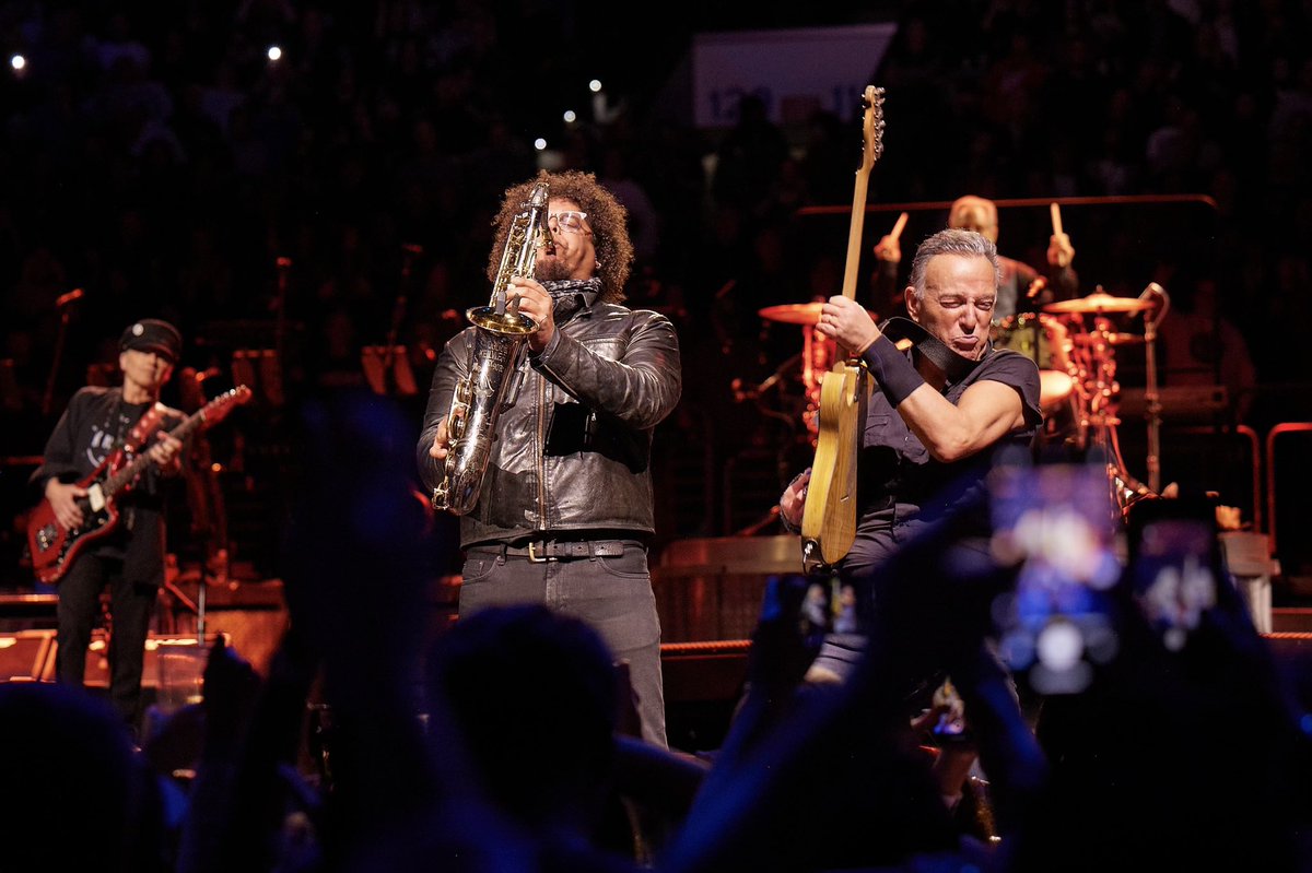 Transparent Clinch Gallery tweet media