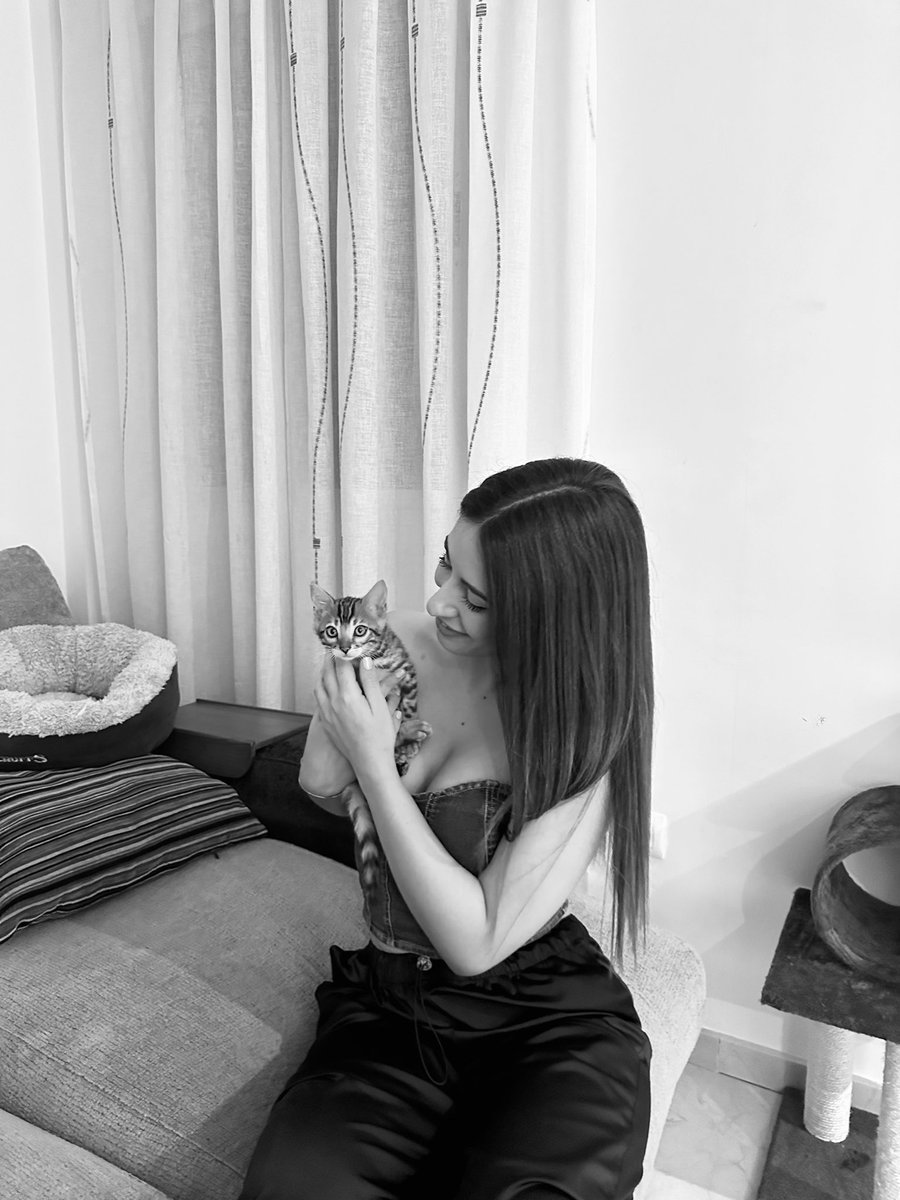 JaviDelArbol's tweet photo. La familia que uno elige ❤️😻 https://t.co/HJXeWBtWxr