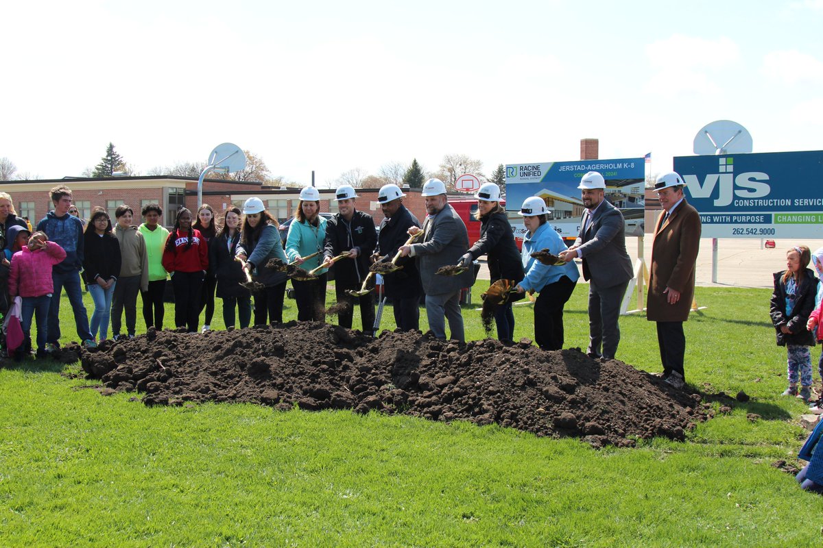 RacineUnified's tweet photo. It was a beautiful day at @JerstadAgerholm! 

@dregallien and Principal Hernandez welcomed honored guests, including RUSD Board of Education members and @MayorCoryMason to take part in a groundbreaking ceremony.

Construction will begin in the next few weeks! #YouBelongHere https://t.co/rdoNB2ejGa