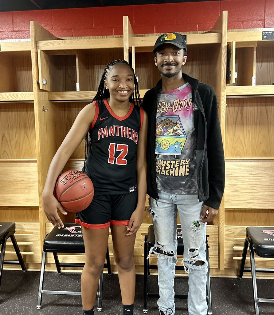 jakeabrunson12's tweet photo. Let’s work!!❤️🖤 #COMMITED https://t.co/iIVtX7QM4Y