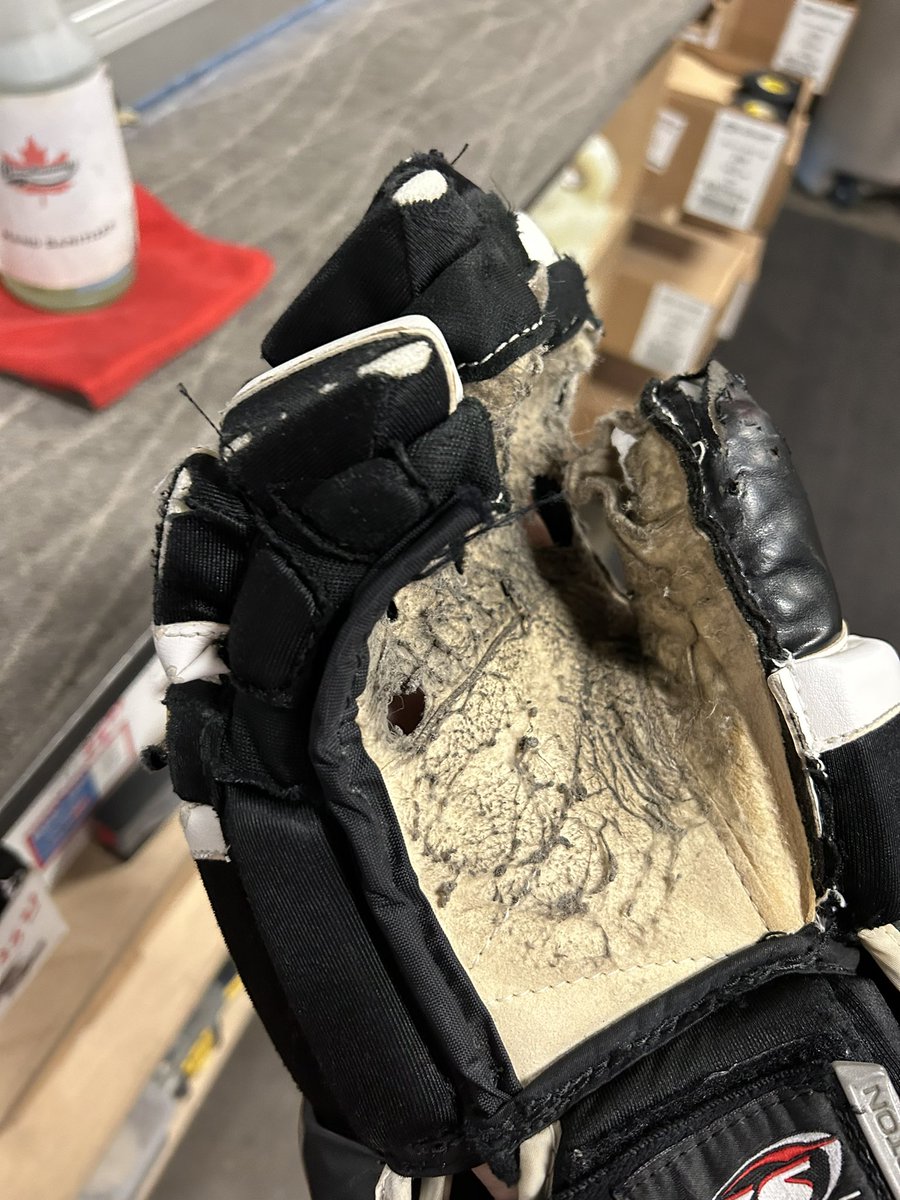 BreakawaySR's tweet photo. #TodayAtBreakaway  glove repalm and repair. Patches, palms and gussets. #Overhauled https://t.co/9nRJNFlvID