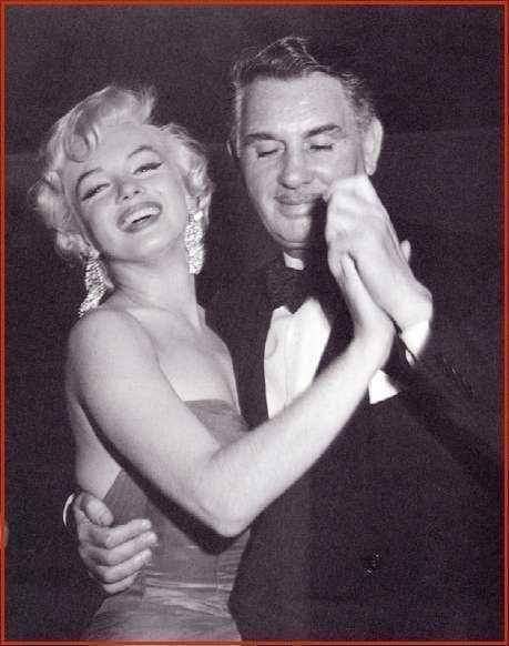 Clubpassionmar2's tweet photo. #Marilyn #marilynmonroe #ClubPassionMarilyn #charlesfeldman #charlesgould #famousartistsagency #romanoffs https://t.co/jgfsvkwkzB