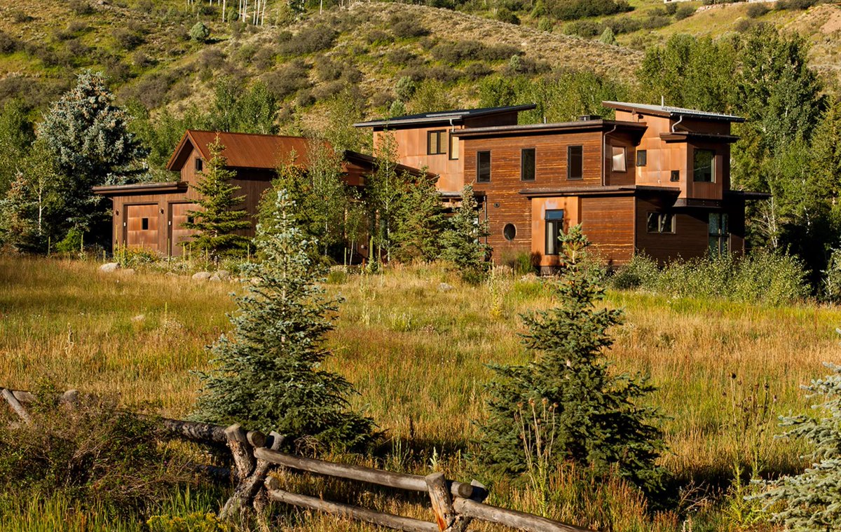 sriarchitect's tweet photo. Natural environment and sustainability prevailed in creating this Lake Creek home. https://t.co/OLQ9UiruWP