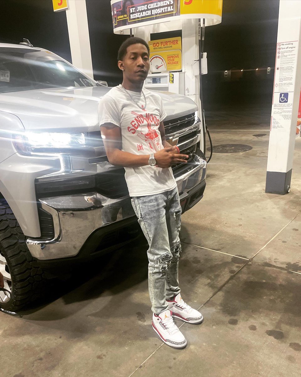 mtb_29's tweet photo. my condolences, i heard y’all was dying to see me..🥡❤️‍🔥 https://t.co/PBAeNSRhrc