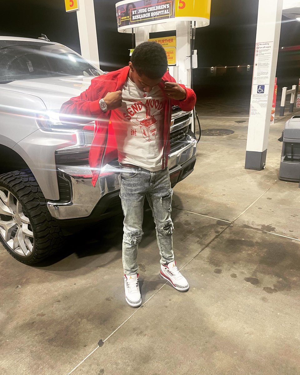 mtb_29's tweet photo. my condolences, i heard y’all was dying to see me..🥡❤️‍🔥 https://t.co/PBAeNSRhrc