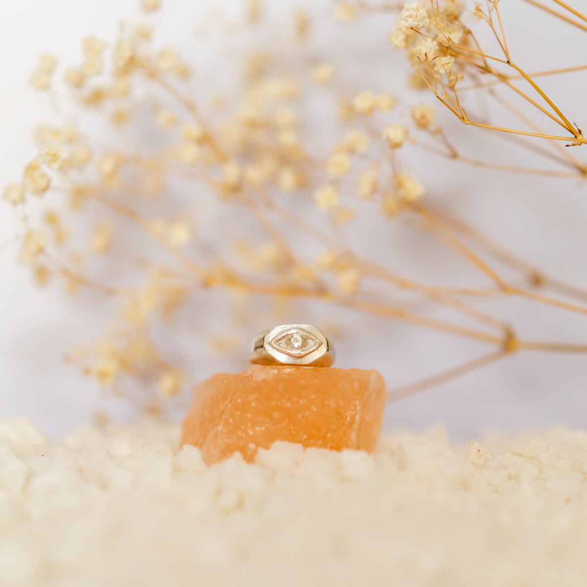 PAUSAudiovisual's tweet photo. Aquí una muestra de fotos realizadas para FBM Joyas, una linda sesión con joyas para el alma ¡Conversemos! Hacemos la sesión a tu medida 📷

#FotografiaProducto #FotoProducto #ServiciosAudiovisuales #Video #Fotografia #Foto #RegistroAudiovisual #MKTDigital #VideoMKT #DiseñoWeb https://t.co/Xsyn56T3B4