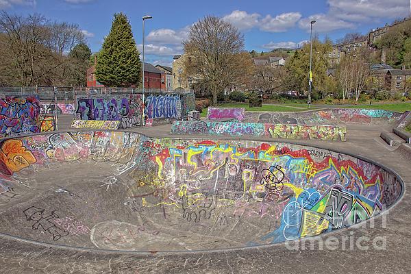 daveluc1's tweet photo. New artwork for sale! - "Hebden Bridge skatepark." - https://t.co/VgBGXHgwz5 @fineartamerica https://t.co/71c2YkwbcV