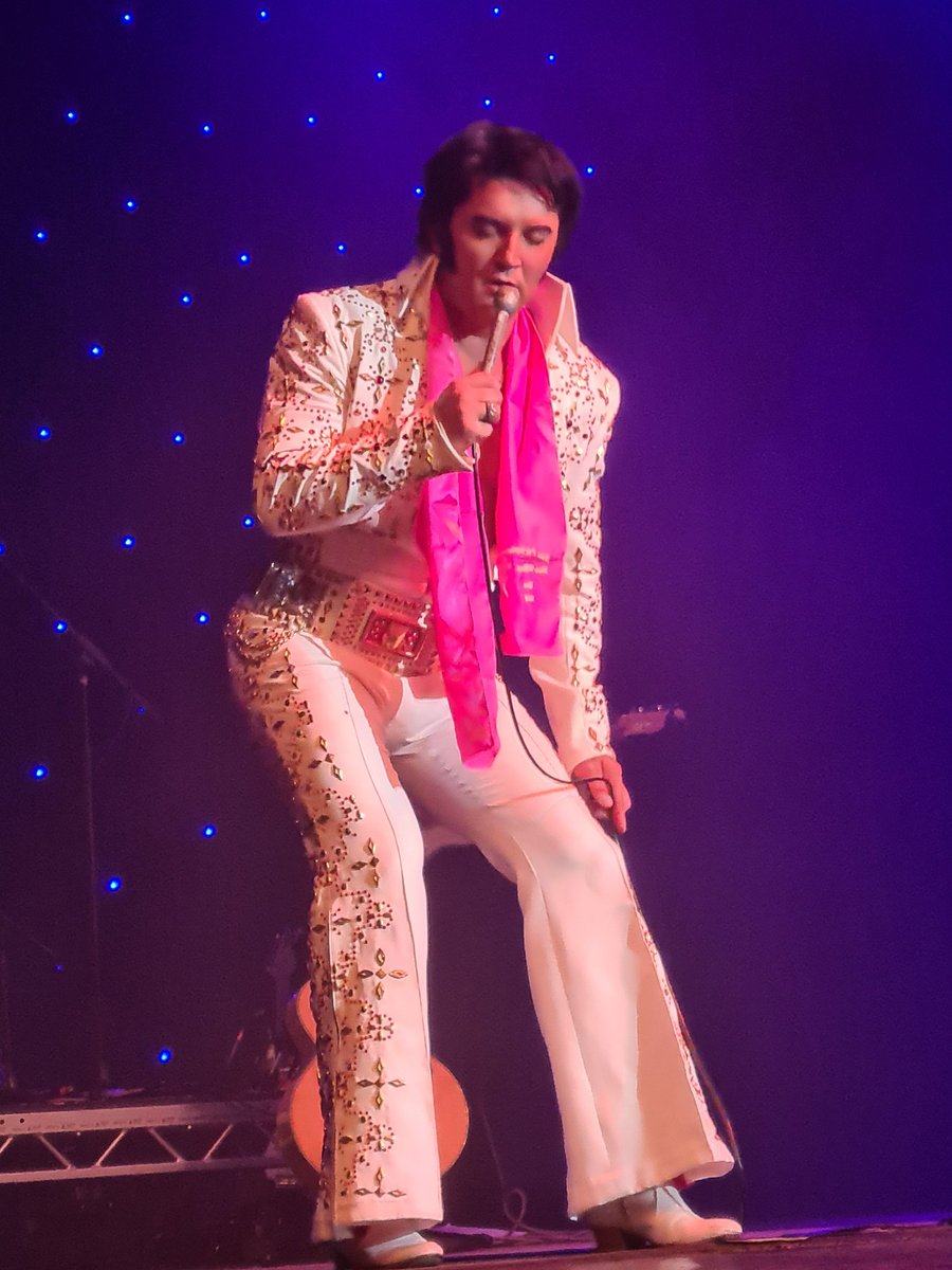 Corrine0392's tweet photo. Cannot wait to see the one and only @BenPortsmouth1 on Thursday night and Friday night!!!!
I have not had the best start to the year and my time out is Elvis/Ben, so I need these 2 amazing nights more than he will realise 🥰🥰🥰🥰 https://t.co/EvTxxoQoY5