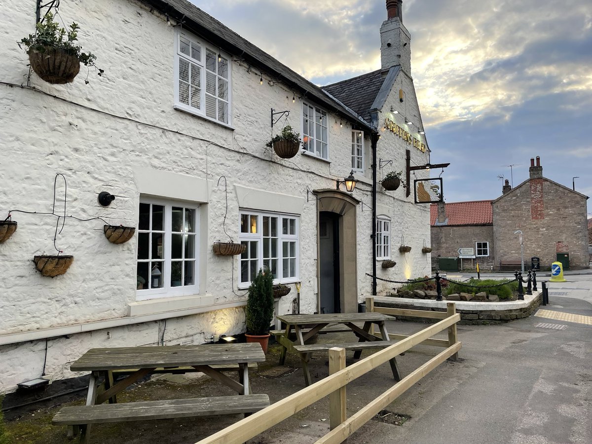 _timwiddowson's tweet photo. Another midweek local trip out. The Griffins Head #Papplewick getting the nod today. Great food & service and decent #LocAle cask offerings from @CRBrewery & @blue_brewery hitting the spot a treat. https://t.co/UNu2h8gM9b