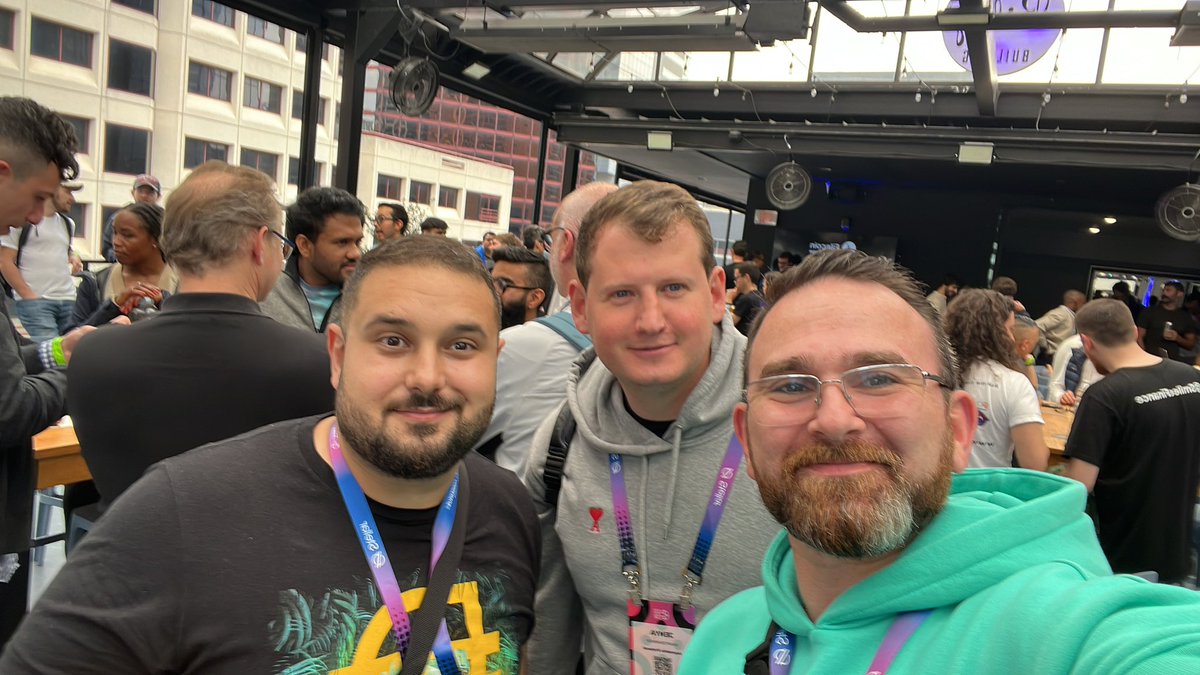 Igor_WEB3's tweet photo. In good company! We are always looking for new introductions, but meeting good old friends is definitely my favorite @j_shaposhnikov @thereasonwhyeth ##Consensus2023 #Filecoin https://t.co/TpEcXYeyJo