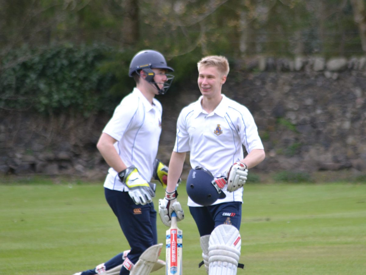 StrathallanSchl's tweet image. Competition, skill and friendship as @StrathallanSchl @strath_sport Senior Inter-House Cricket provides a perfect antidote to exam pressure for our senior pupils #StrathCommunity #FriendsForLife @BSAboarding