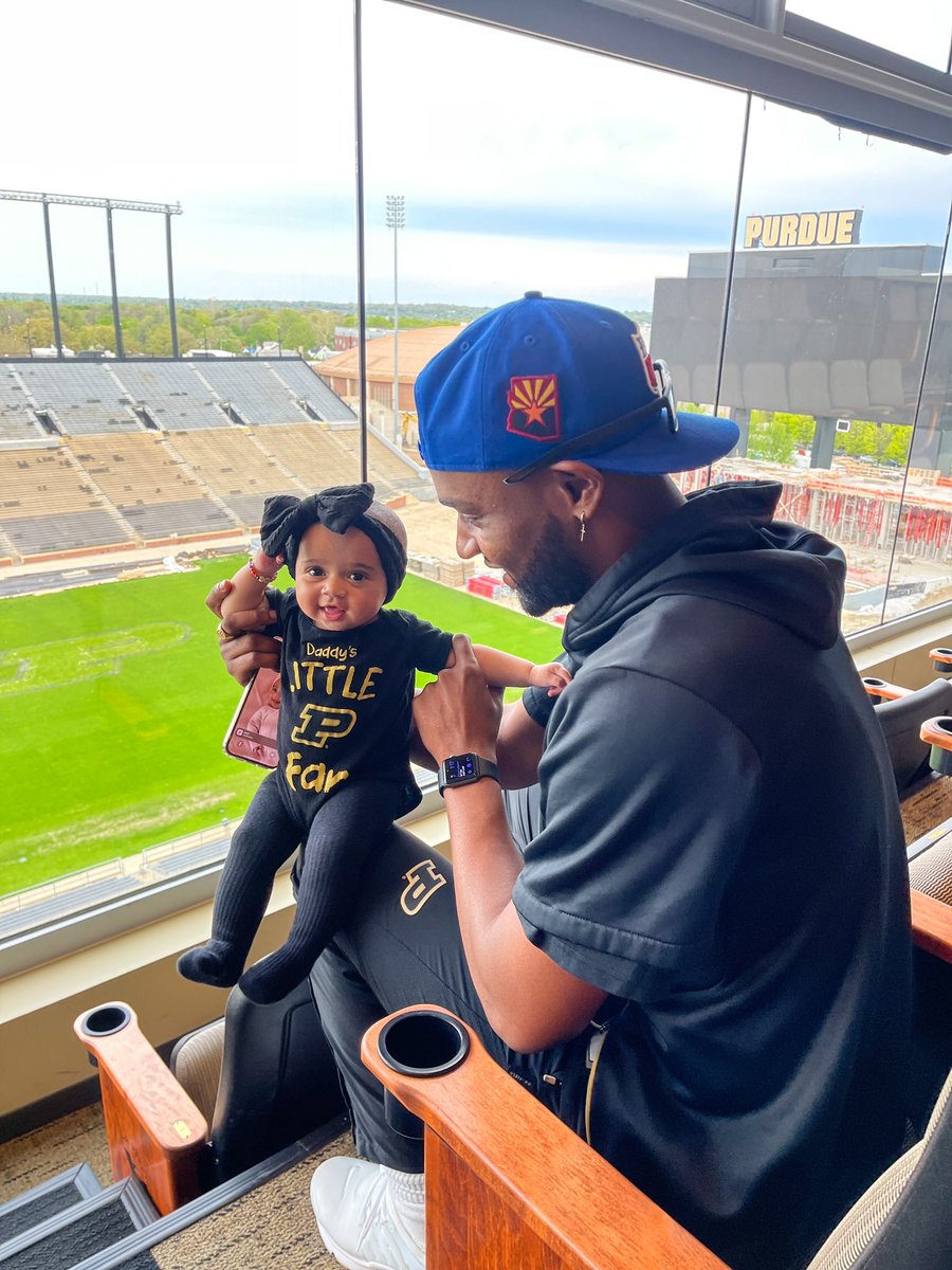 ChuckT17's tweet photo. Daddy’s lil Boiler. #BoilerUp https://t.co/JpRR1sKEpa