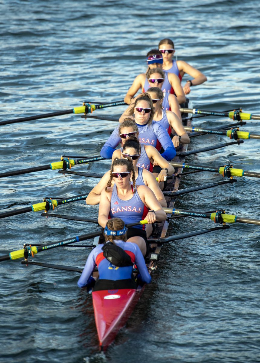 KU_Rowing's tweet photo. 𝐃𝐢𝐥𝐥𝐨𝐧𝐬 𝐒𝐮𝐧𝐟𝐥𝐨𝐰𝐞𝐫 𝐒𝐡𝐨𝐰𝐝𝐨𝐰𝐧 𝐖𝐞𝐞𝐤 ‼️ 🌻 https://t.co/XrDPFYupeq