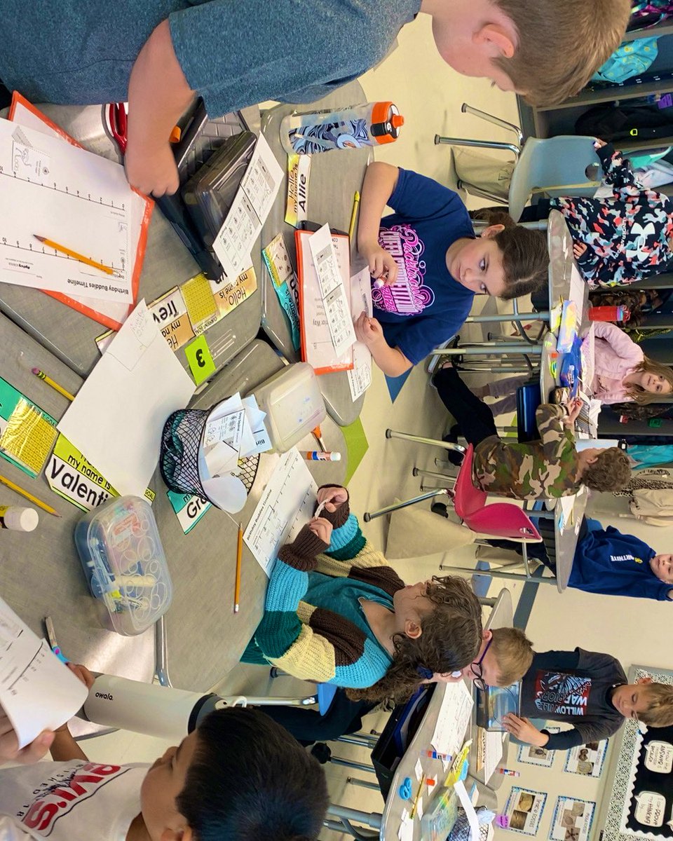 3rdwithMissL's tweet photo. Learning about the life cycle of different animals such as squirrels and ostriches 🐿️ https://t.co/0OkAhztM4t