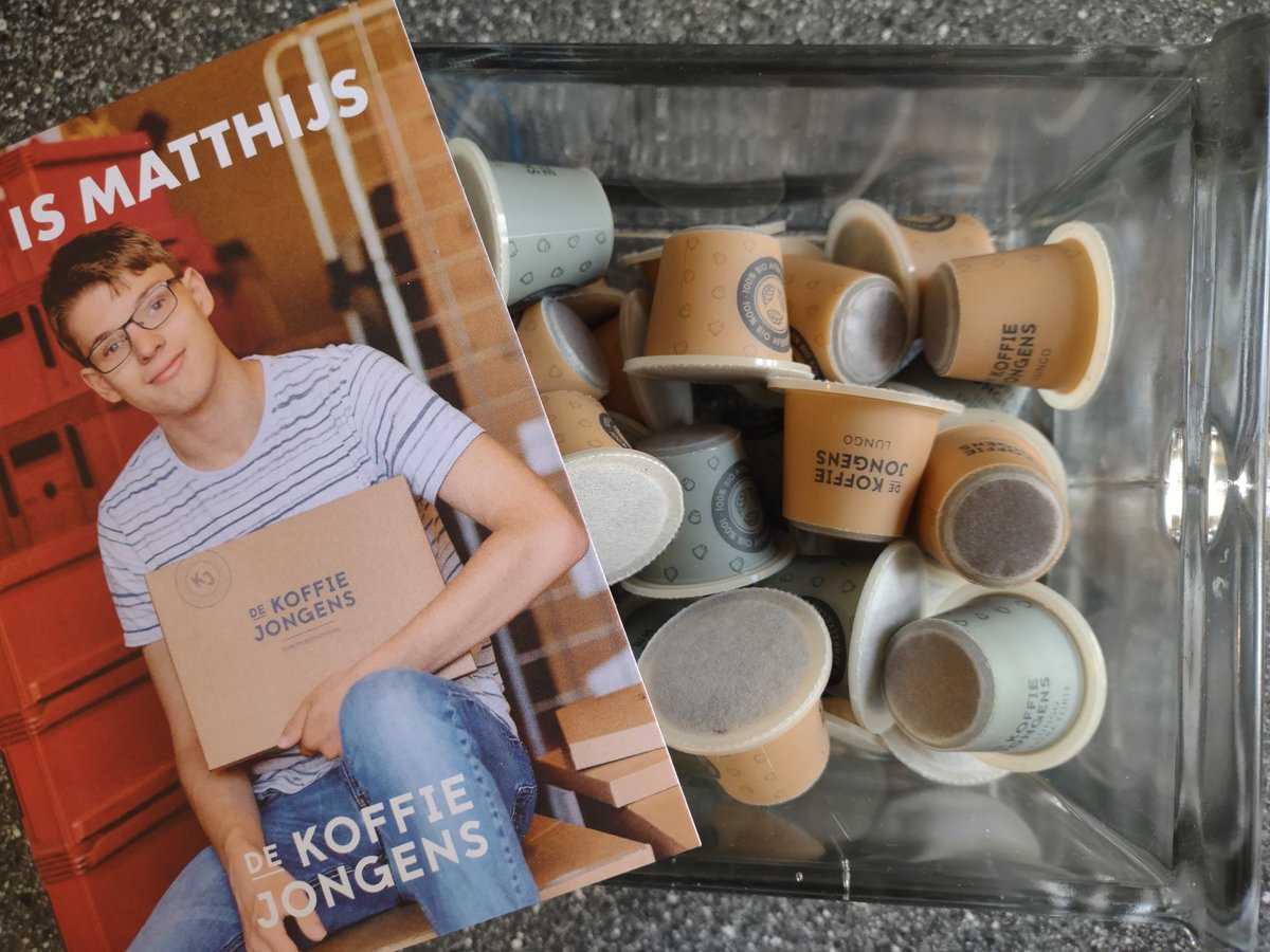 RikTimms's tweet photo. Nieuwe koffie, precies op tijd, #matthijsbedankt en ook je collega's bij de @dekoffiejongens https://t.co/qQExsEITnu