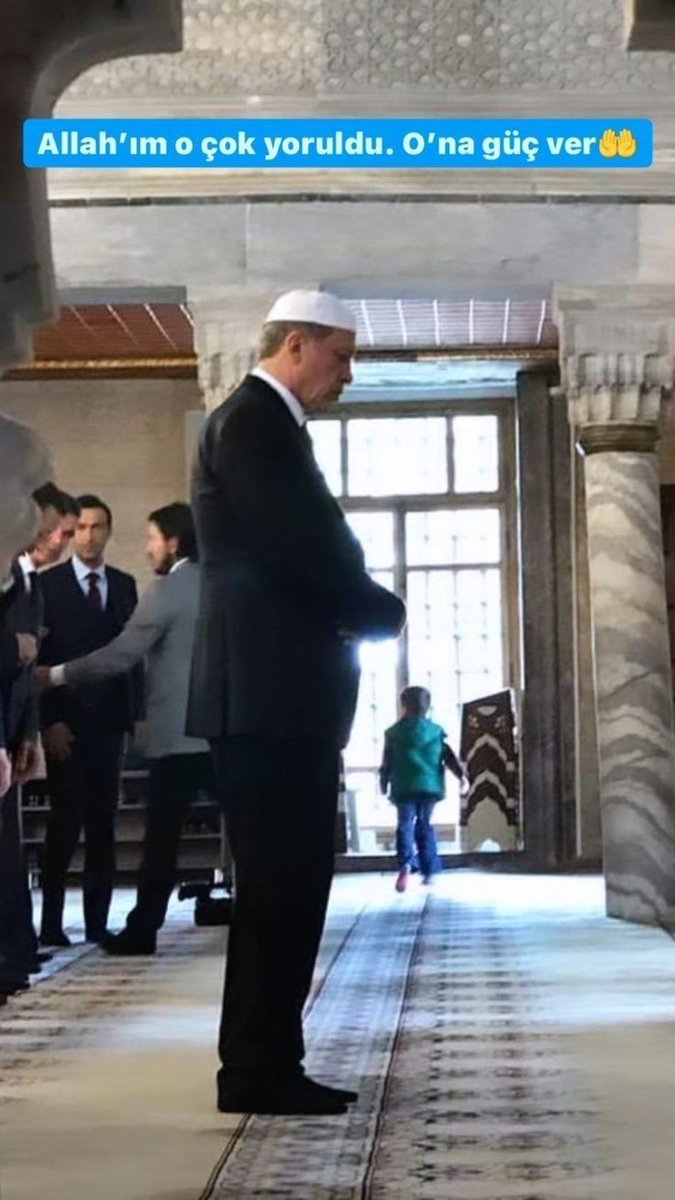 Biz Vatanı Ona, Onu sana emanet ettik Allah'ım. O çok yoruldu ona güç ver, onu muhafaza eyle. Amin. 🤲🏼 <a href="/RTErdogan/">Recep Tayyip Erdoğan</a>