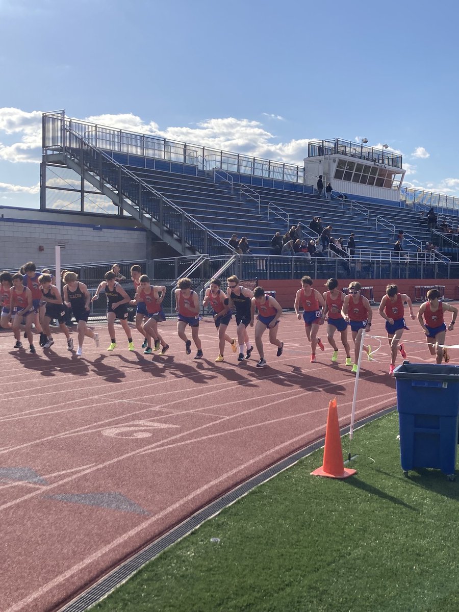 Crowded start to the 1600!