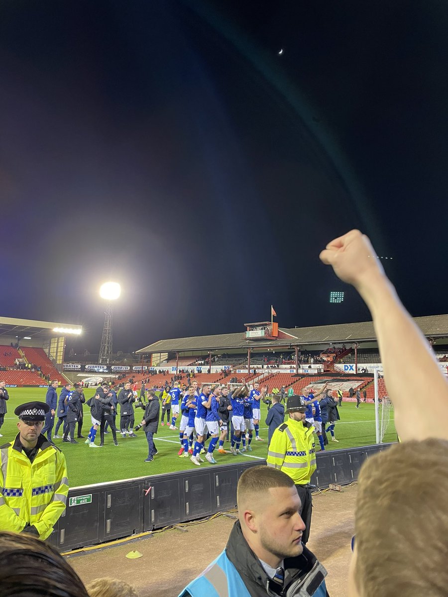 Staycasual's tweet photo. Had worse away days #itfc https://t.co/XRM7ZKqARQ